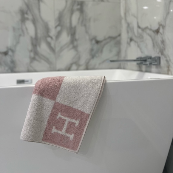 NWOT $220 Hermes Rose Lilas Pink White Towel jacquard terry 100% cotton dust bag - Picture 16 of 16